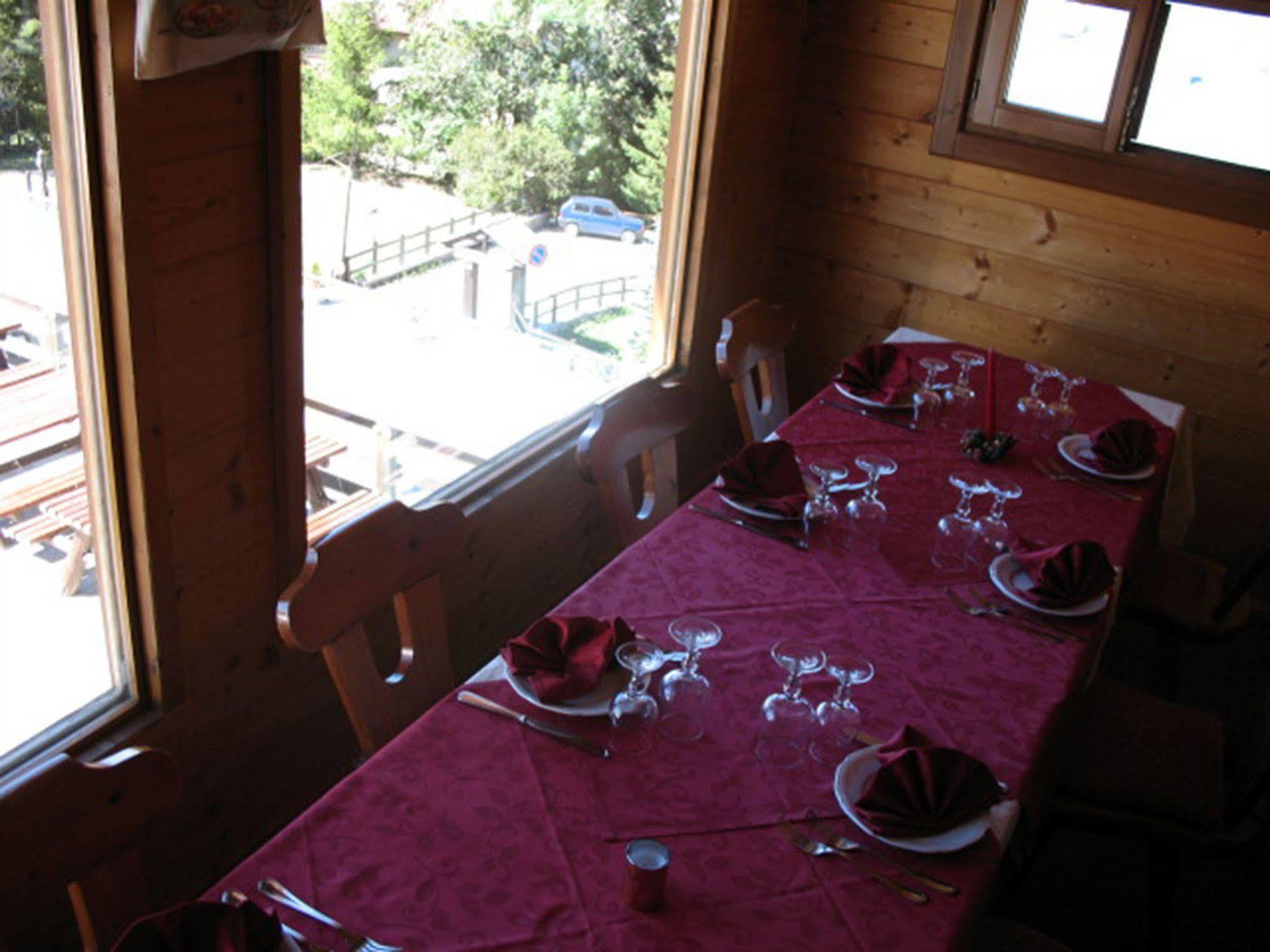 Restaurant Hotel Chalet Del Sole Oulx Zewnętrze zdjęcie